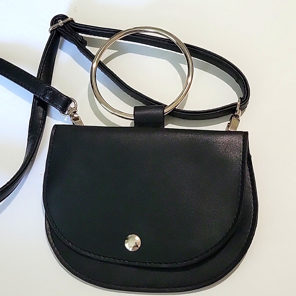 Women's Art Class Small Purse. Black